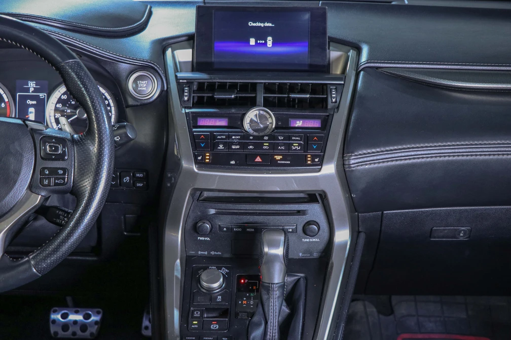 خرید و فروش لکسوس NX 200T - F SPORT - هفت کلید - سقف سانروف مدل 2015 نقد و اقساط