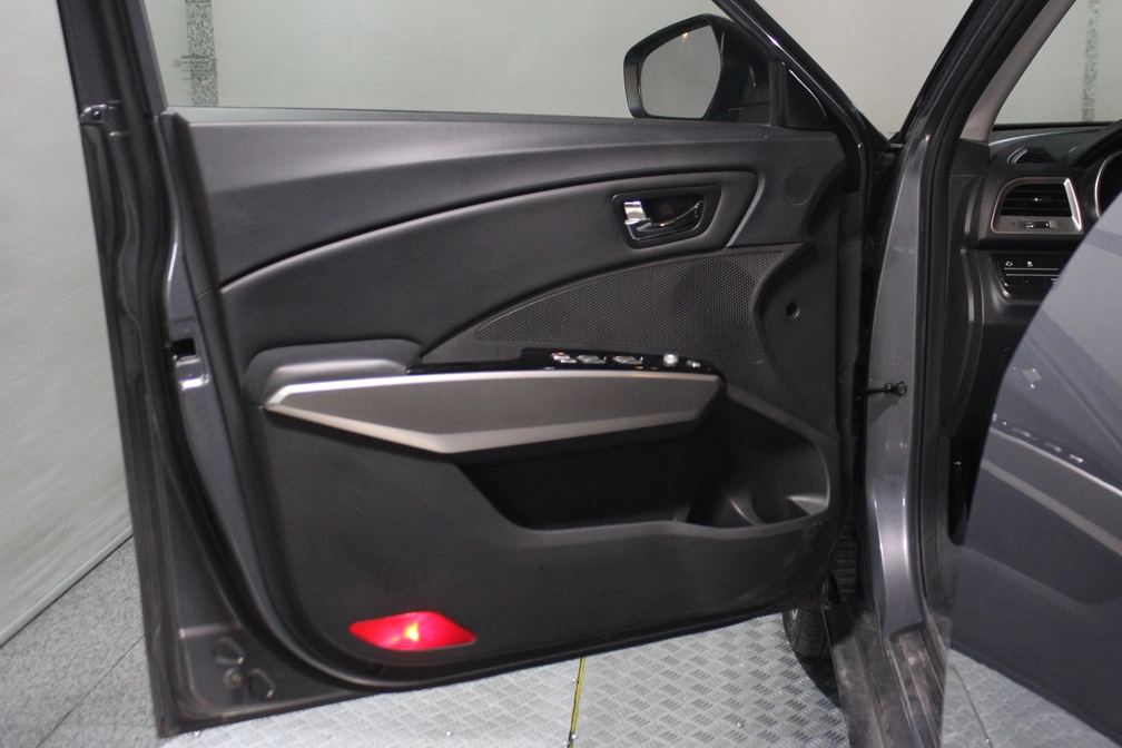 خرید و فروش سانگ یانگ تیوولی اسپرت مدل 2016 نقد و اقساط