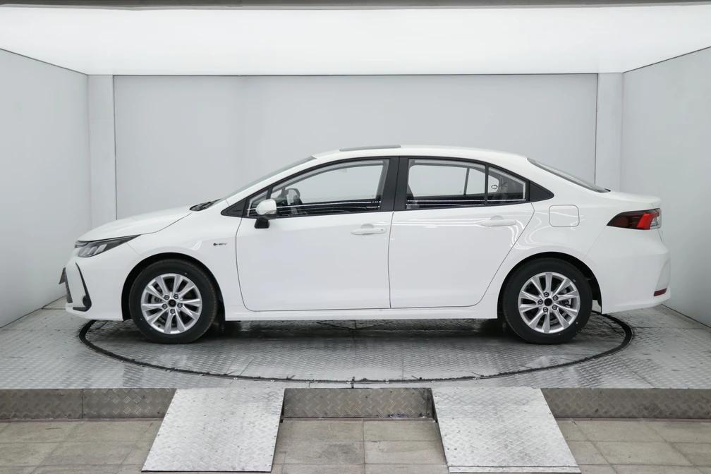 خرید و فروش تویوتا کرولا هیبرید XLE - نیمه فول مدل 2024 نقد و اقساط