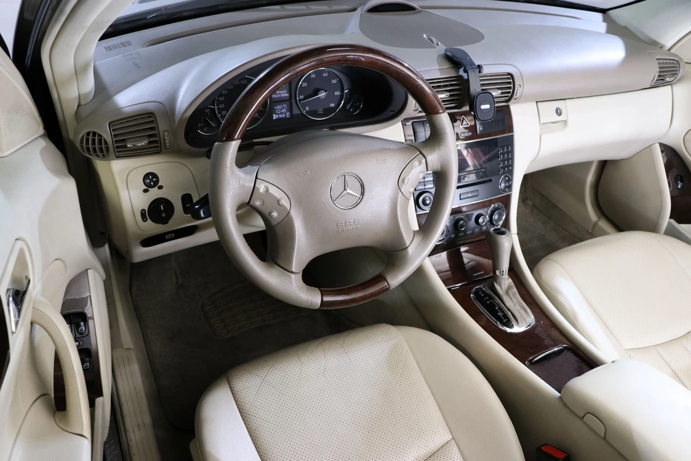 خرید و فروش بنز کلاس C 200 مدل 2006 نقد و اقساط