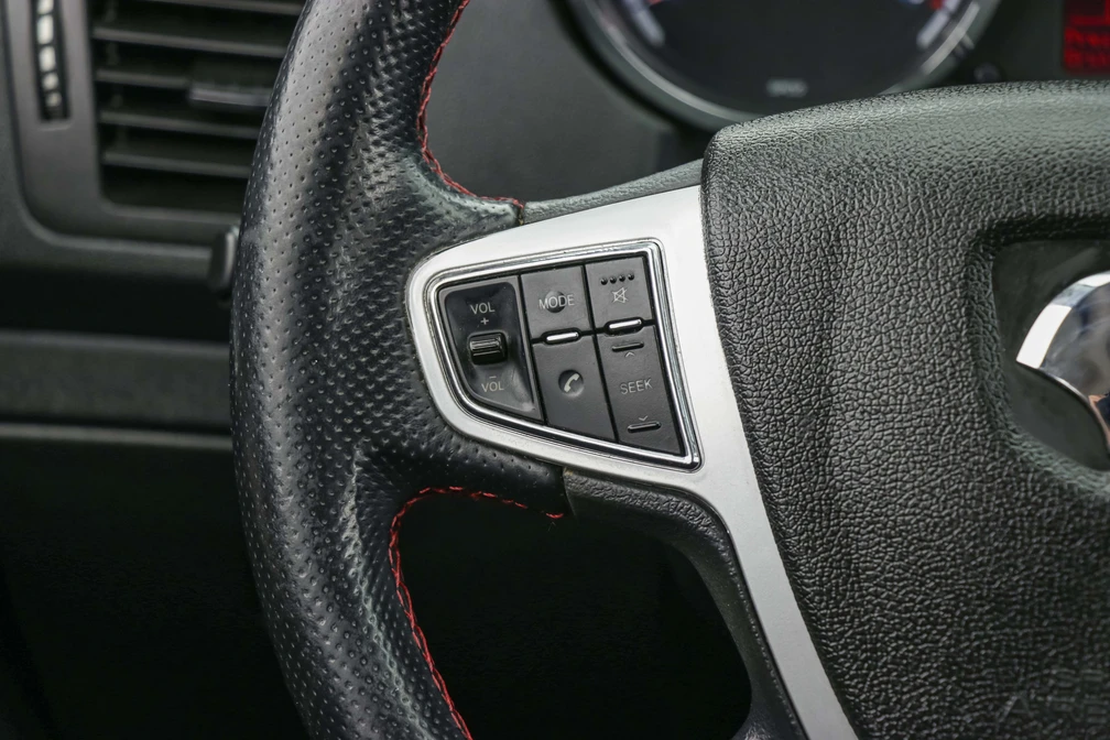 خرید و فروش ایران خودرو دنا پلاس توربو اتوماتیک مدل 1401 نقد و اقساط