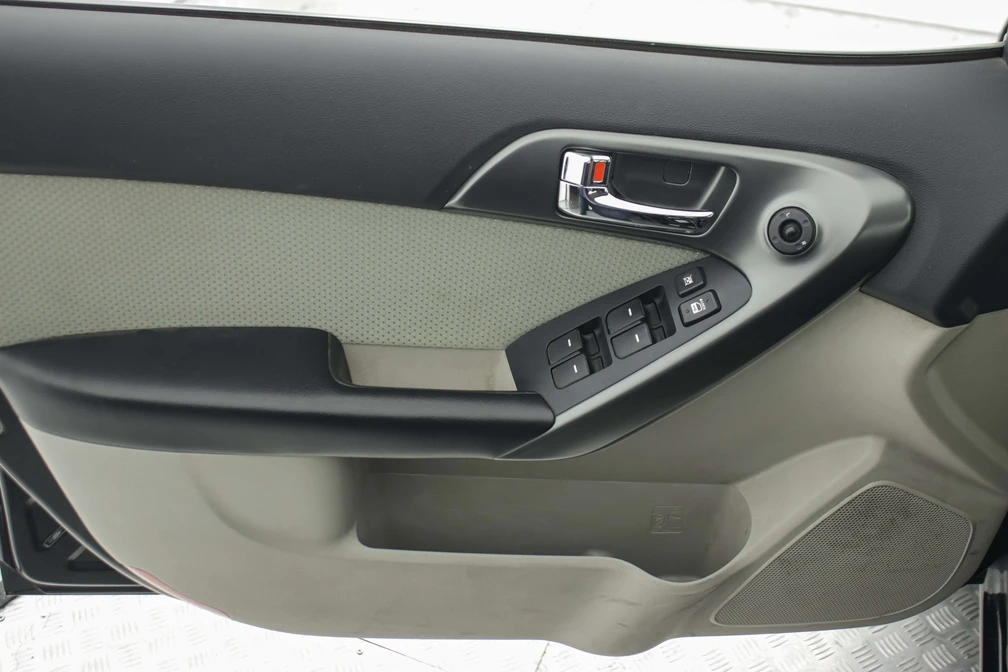 خرید و فروش کیا سراتو (مونتاژ) 2000 - آپشنال اتوماتیک مدل 1398 نقد و اقساط