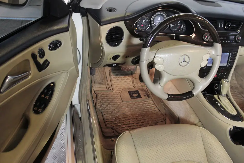 خرید و فروش بنز کلاس CLS 350 - فول مدل 2006 نقد و اقساط