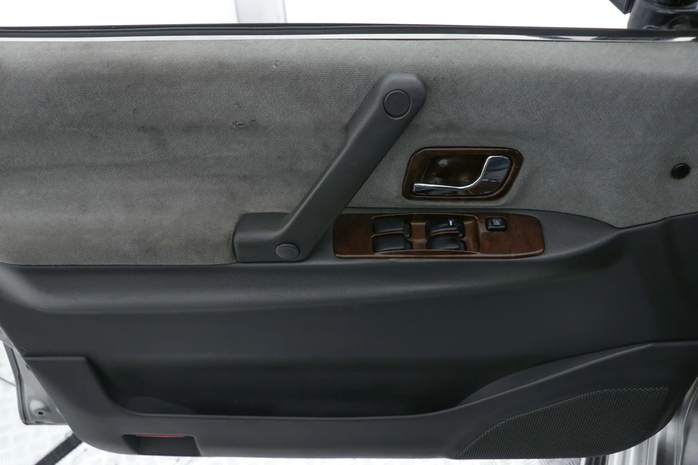 خرید و فروش میتسوبیشی پاجرو مونتاژ اتوماتیک مدل 1386 نقد و اقساط خرید و فروش میتسوبیشی پاجرو مونتاژ اتوماتیک مدل 1386 نقد و اقساط