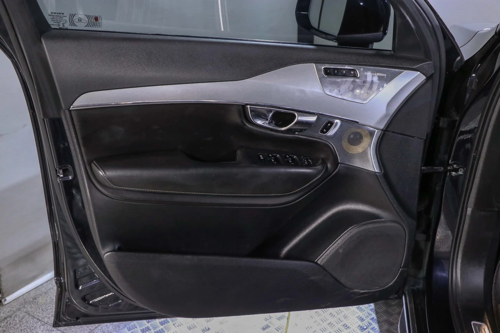 خرید و فروش ولوو XC90 اینسکریپشن مدل 2016 نقد و اقساط