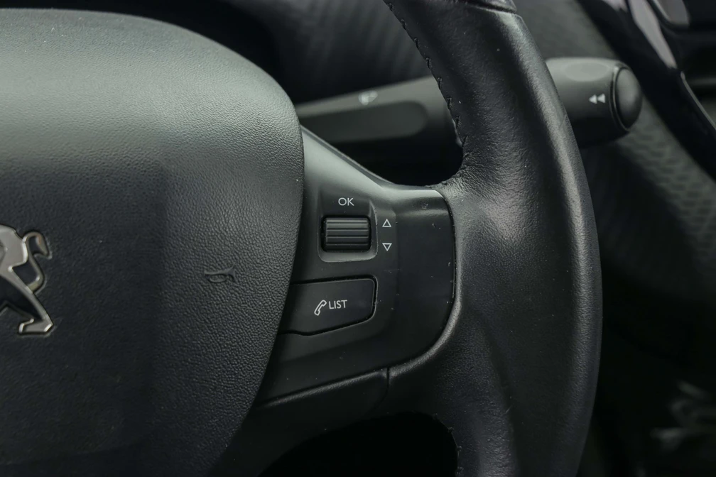 خرید و فروش پژو 2008 اتوماتیک مدل 1397 نقد و اقساط