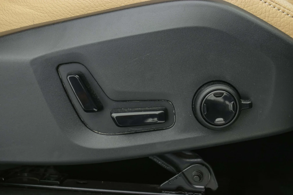 خرید و فروش ولوو XC90 اینسکریپشن مدل 2016 نقد و اقساط خرید و فروش ولوو XC90 اینسکریپشن مدل 2016 نقد و اقساط