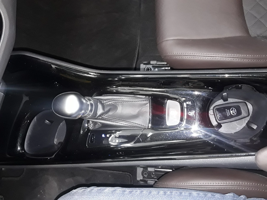 خرید و فروش تویوتا CHR هیبرید آیکان مدل 2017 نقد و اقساط