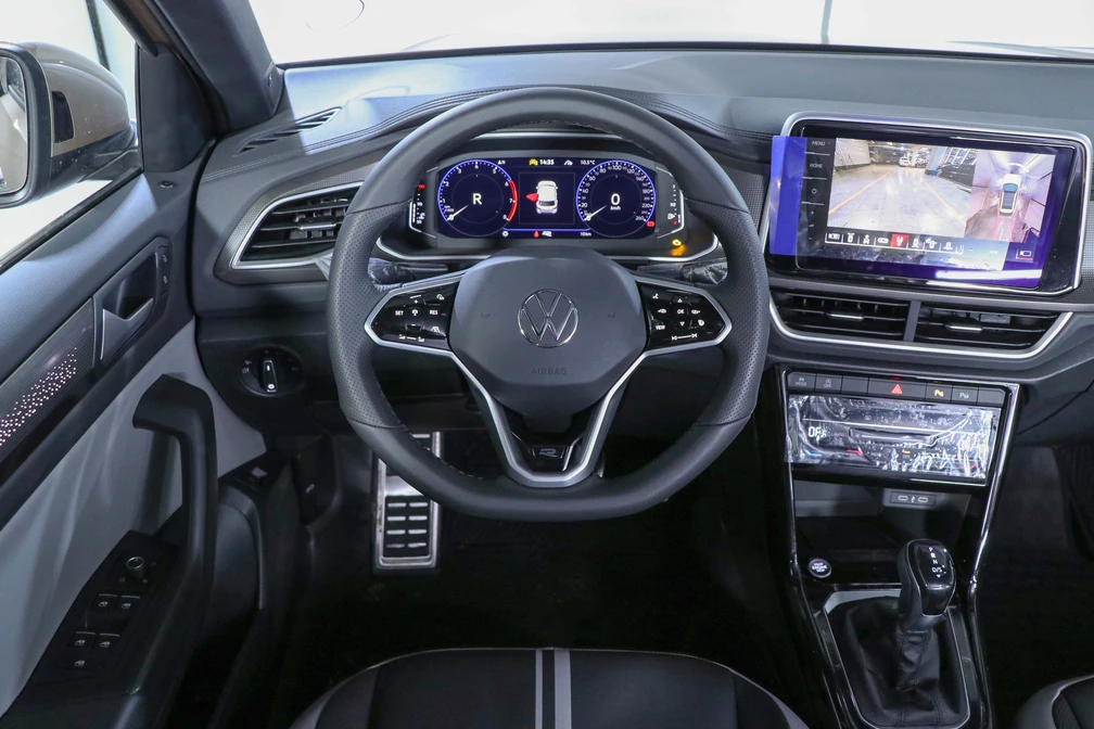 خرید و فروش فولکس T-ROC 300 مدل 2024 نقد و اقساط