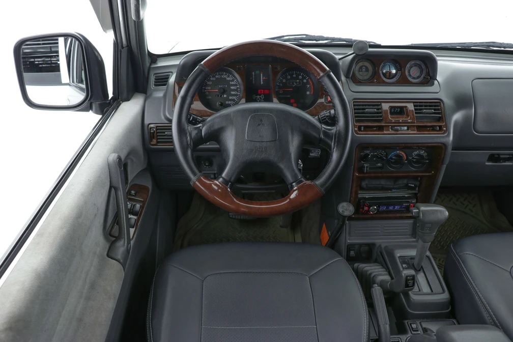 خرید و فروش میتسوبیشی پاجرو مونتاژ اتوماتیک مدل 1386 نقد و اقساط خرید و فروش میتسوبیشی پاجرو مونتاژ اتوماتیک مدل 1386 نقد و اقساط