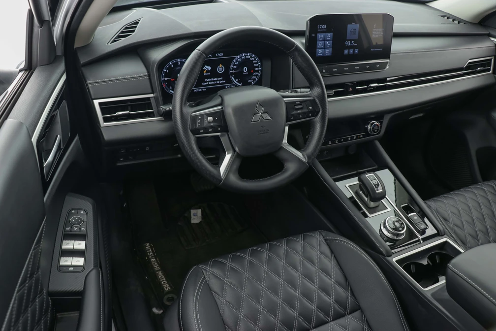 خرید و فروش میتسوبیشی اوتلندر H لاین دو دیفرانسیل مدل 2023 نقد و اقساط