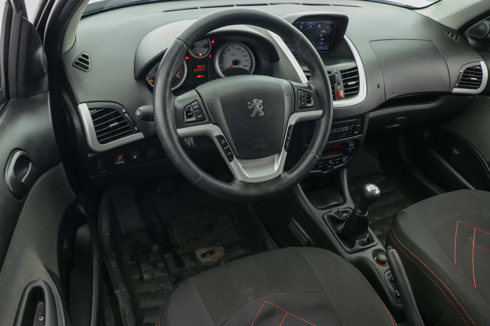 خرید و فروش پژو 207 دنده ای سقف شیشه ای مدل 1401 نقد و اقساط خرید و فروش پژو 207 دنده ای سقف شیشه ای مدل 1401 نقد و اقساط