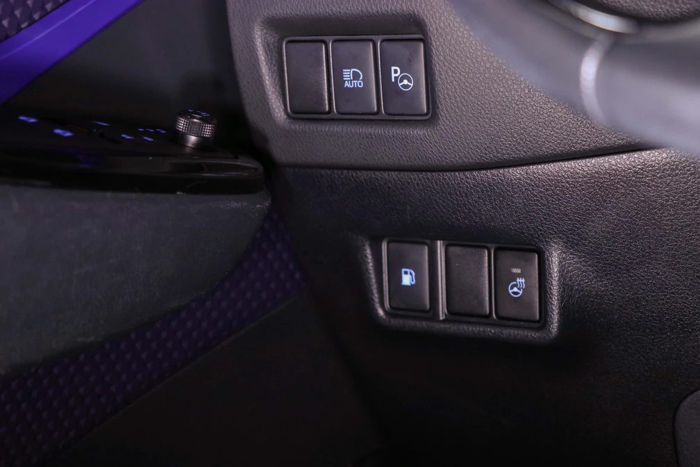 خرید و فروش تویوتا CHR هیبرید استایل مدل 2018 نقد و اقساط