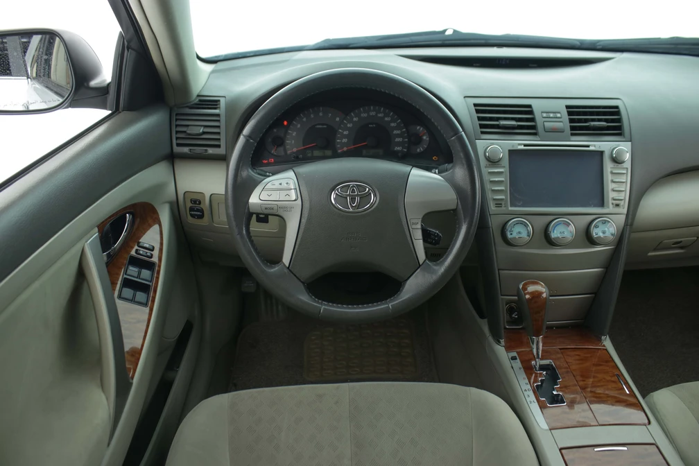 خرید و فروش تویوتا کمری GLX مدل 2009 نقد و اقساط