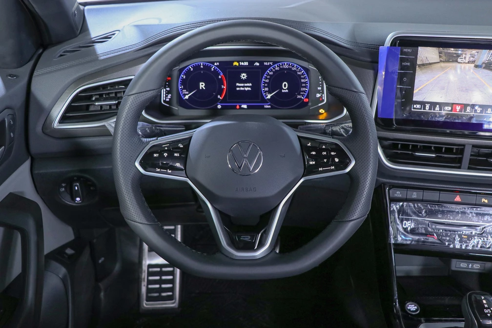 خرید و فروش فولکس T-ROC 300 مدل 2024 نقد و اقساط