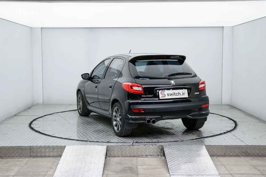 خرید و فروش پژو 207 دنده ای سقف شیشه ای مدل 1401 نقد و اقساط