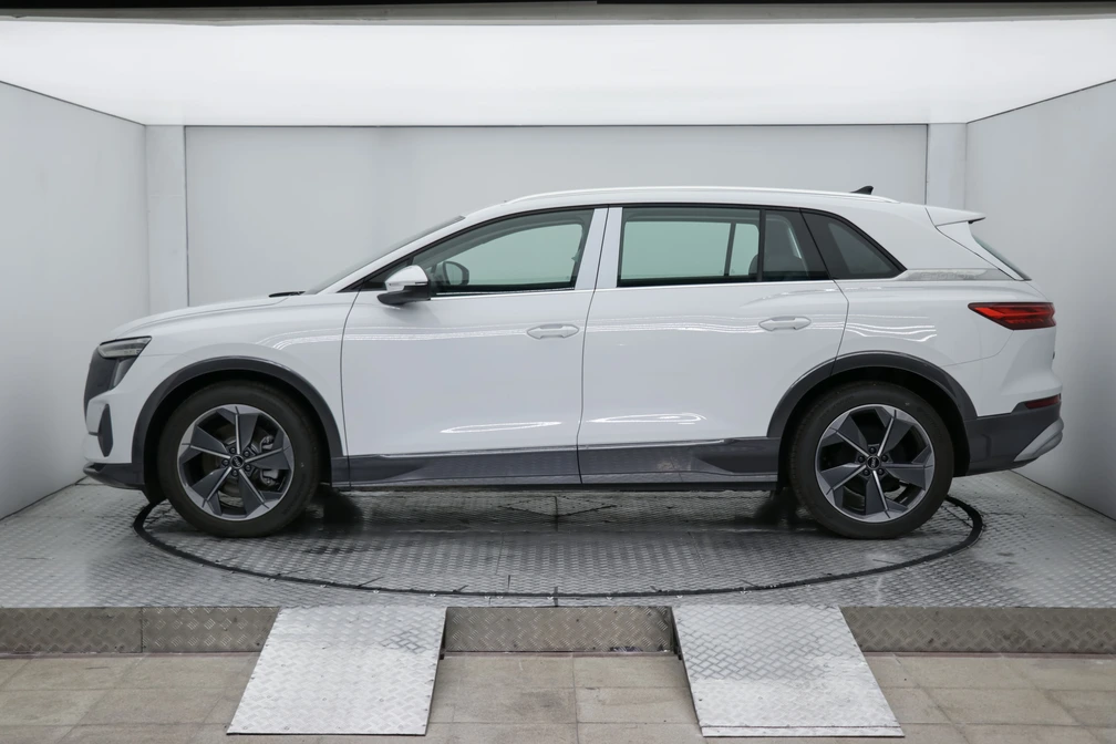 خرید و فروش آئودی q5etron سیلور پکیج - فول مدل 2024 نقد و اقساط خرید و فروش آئودی q5etron سیلور پکیج - فول مدل 2024 نقد و اقساط