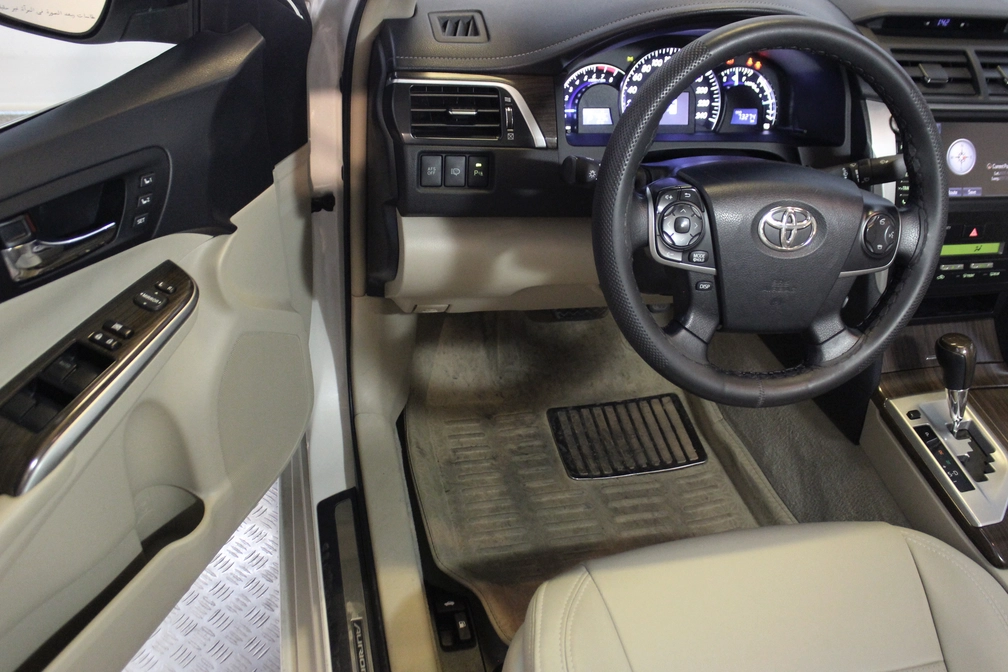 خرید و فروش تویوتا آریون گرند مدل 2012 نقد و اقساط