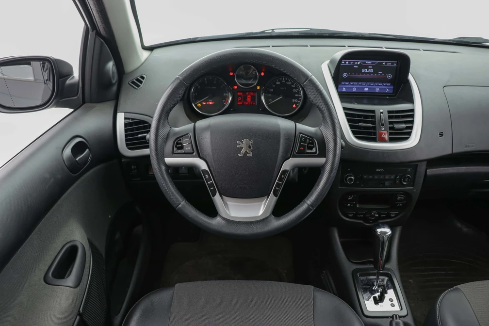 خرید و فروش پژو 207 اتوماتیک سقف شیشه ای مدل 1403 نقد و اقساط