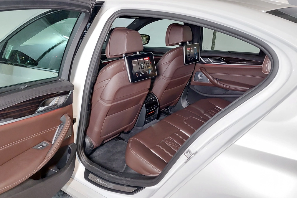 خرید و فروش ب ام و سری 5 530i - پرفکشن مدل 2018 نقد و اقساط خرید و فروش ب ام و سری 5 530i - پرفکشن مدل 2018 نقد و اقساط