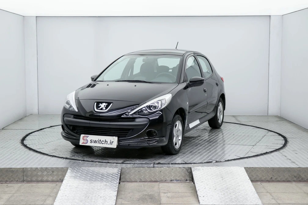 خرید و فروش پژو 207 دنده ای سقف شیشه ای مدل 1401 نقد و اقساط