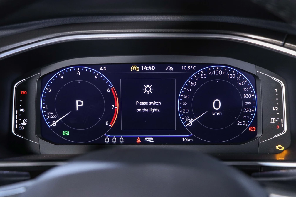 خرید و فروش فولکس T-ROC 300 مدل 2024 نقد و اقساط