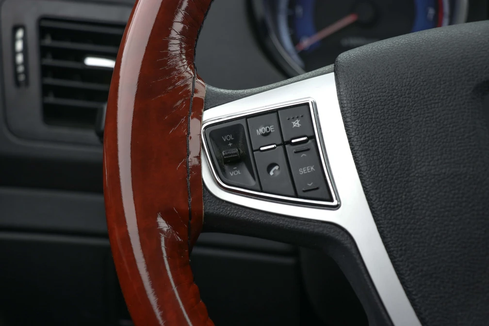 خرید و فروش ایران خودرو دنا پلاس 6 دنده مدل 1404 نقد و اقساط