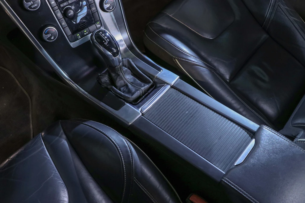 خرید و فروش ولوو XC60 R دیزاین مدل 2014 نقد و اقساط