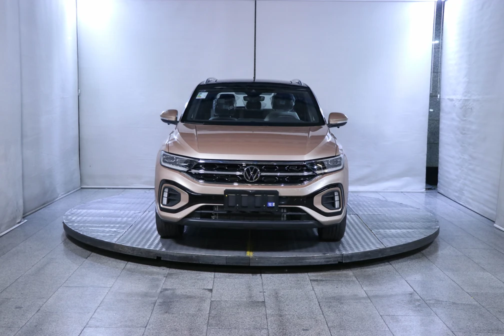 خرید و فروش فولکس T-ROC 300 مدل 2024 نقد و اقساط