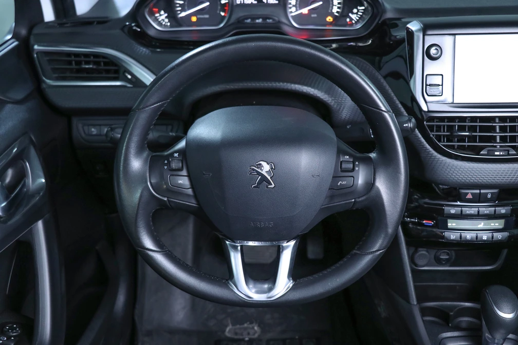 خرید و فروش پژو 2008 اتوماتیک مدل 1398 نقد و اقساط