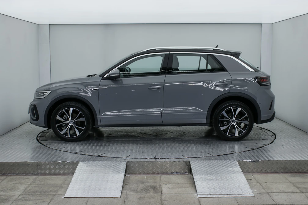 خرید و فروش فولکس T-ROC 300 مدل 2025 نقد و اقساط