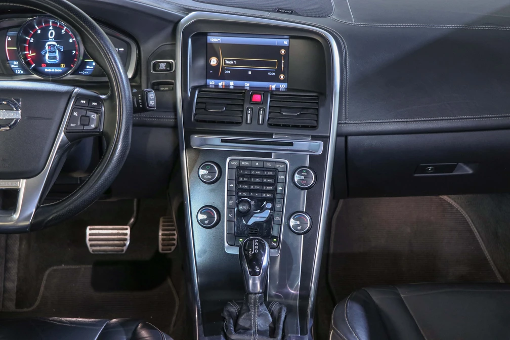 خرید و فروش ولوو XC60 R دیزاین مدل 2014 نقد و اقساط