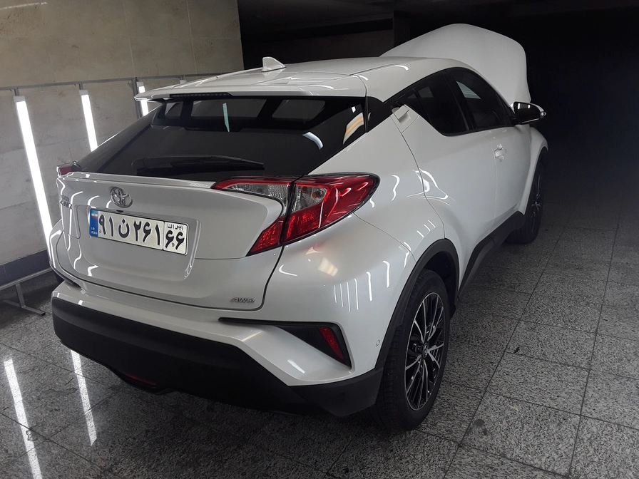 خرید و فروش تویوتا CHR هیبرید آیکان مدل 2017 نقد و اقساط