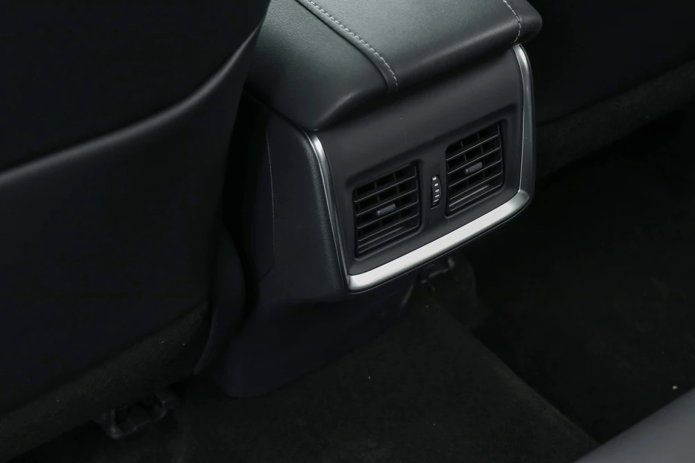 خرید و فروش تویوتا ونزا نیمه فول مدل 2024 نقد و اقساط خرید و فروش تویوتا ونزا نیمه فول مدل 2024 نقد و اقساط