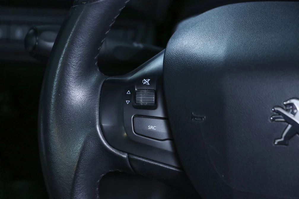 خرید و فروش پژو 2008 اتوماتیک مدل 1398 نقد و اقساط