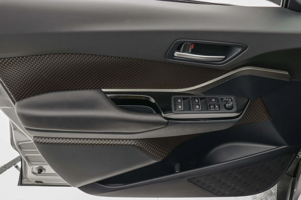 خرید و فروش تویوتا CHR هیبرید لانژ مدل 2017 نقد و اقساط