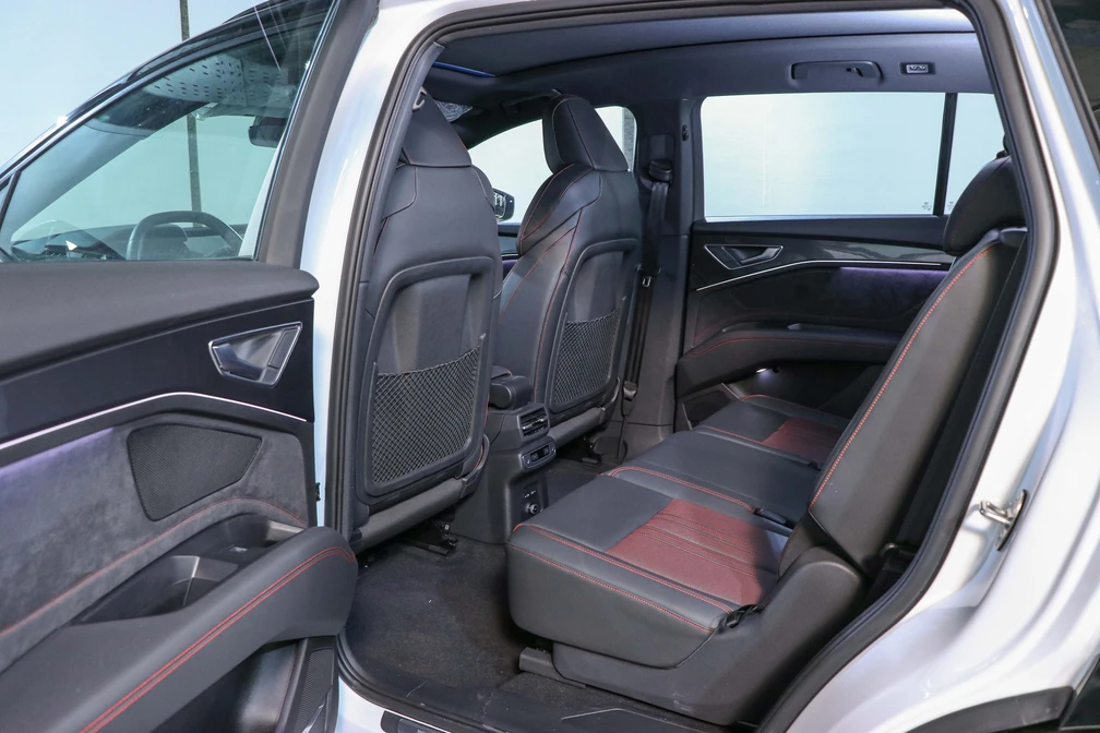 خرید و فروش آئودی q5etron سیلور پکیج - لو آپشن مدل 2024 نقد و اقساط خرید و فروش آئودی q5etron سیلور پکیج - لو آپشن مدل 2024 نقد و اقساط