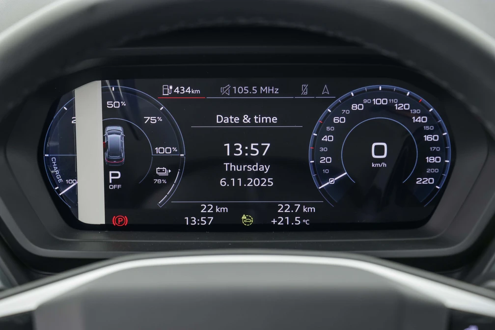 خرید و فروش آئودی q5etron سیلور پکیج - فول مدل 2024 نقد و اقساط خرید و فروش آئودی q5etron سیلور پکیج - فول مدل 2024 نقد و اقساط