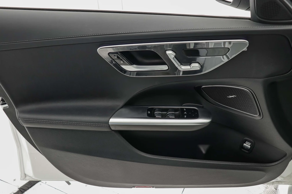 خرید و فروش بنز کلاس C 200 L مدل 2025 نقد و اقساط