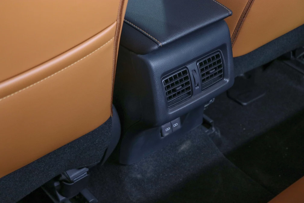 خرید و فروش تویوتا کمری هیبرید LE - فول مدل 2025 نقد و اقساط خرید و فروش تویوتا کمری هیبرید LE - فول مدل 2025 نقد و اقساط