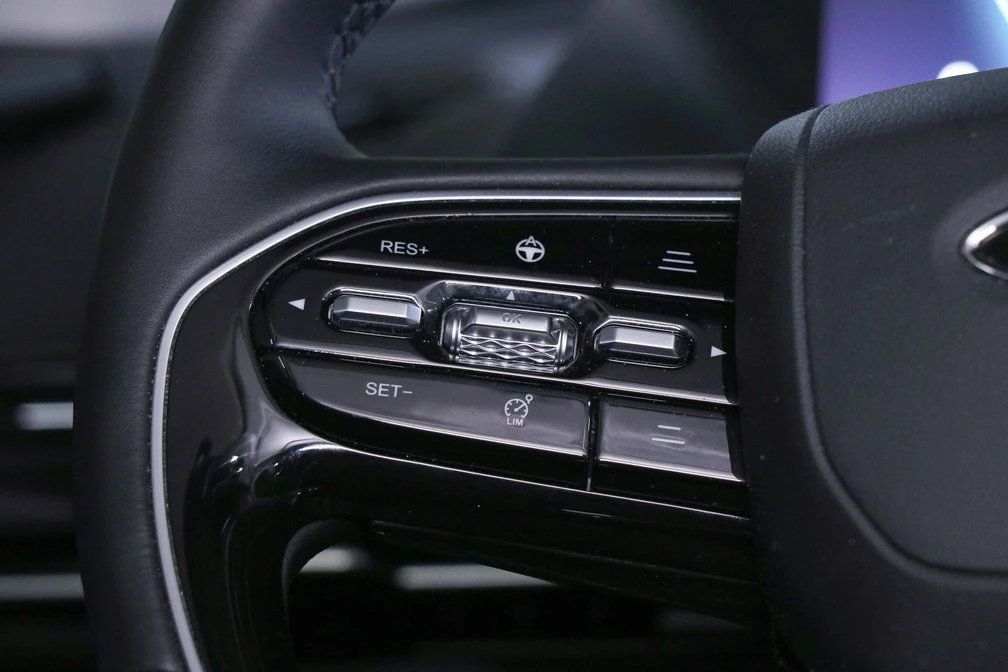 خرید و فروش فونیکس FX پریمیوم - تک دیفرانسیل مدل 1402 نقد و اقساط خرید و فروش فونیکس FX پریمیوم - تک دیفرانسیل مدل 1402 نقد و اقساط