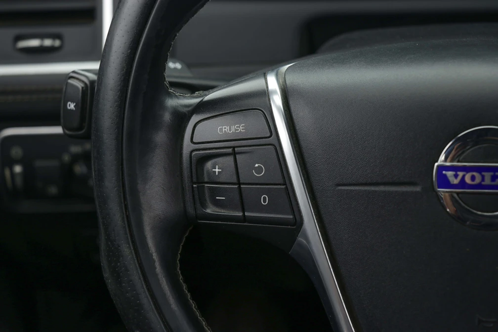 خرید و فروش ولوو XC60 R دیزاین مدل 2014 نقد و اقساط