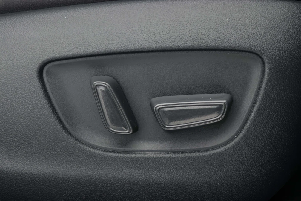 خرید و فروش تویوتا راوفور هیبرید دو دیفرانسیل - فول مدل 2025 نقد و اقساط خرید و فروش تویوتا راوفور هیبرید دو دیفرانسیل - فول مدل 2025 نقد و اقساط