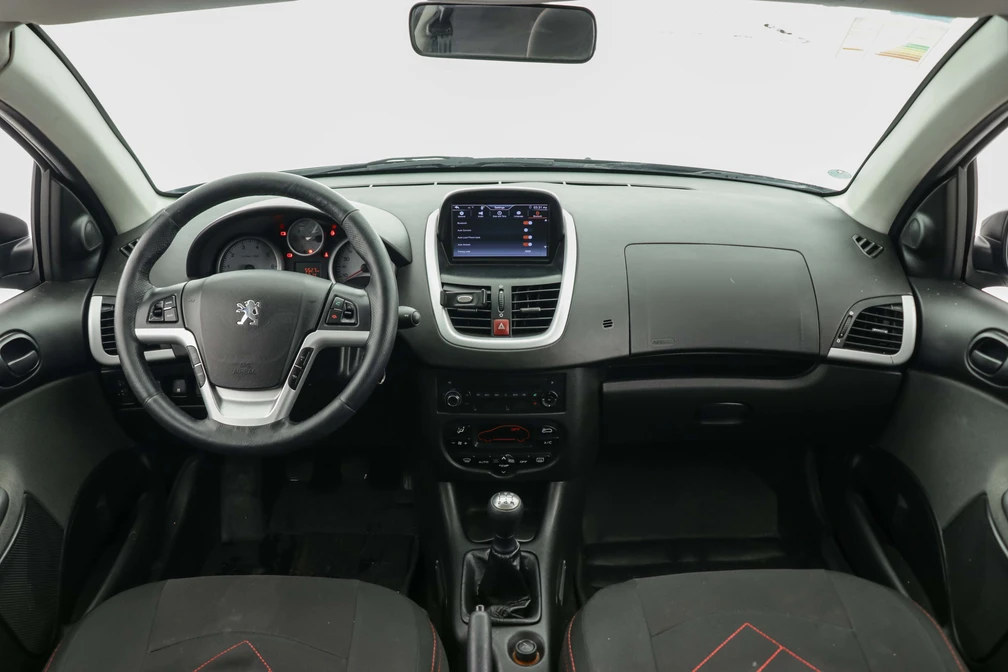 خرید و فروش پژو 207 دنده ای سقف شیشه ای مدل 1401 نقد و اقساط خرید و فروش پژو 207 دنده ای سقف شیشه ای مدل 1401 نقد و اقساط