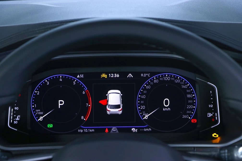 خرید و فروش فولکس T-ROC 300 مدل 2024 نقد و اقساط