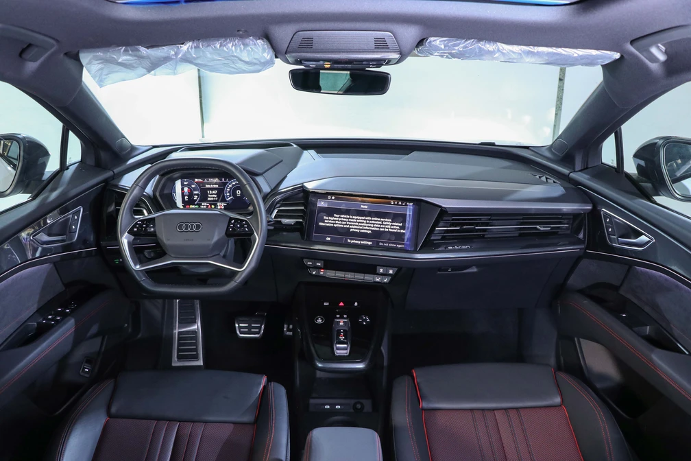 خرید و فروش آئودی q5etron سیلور پکیج - لو آپشن مدل 2024 نقد و اقساط خرید و فروش آئودی q5etron سیلور پکیج - لو آپشن مدل 2024 نقد و اقساط