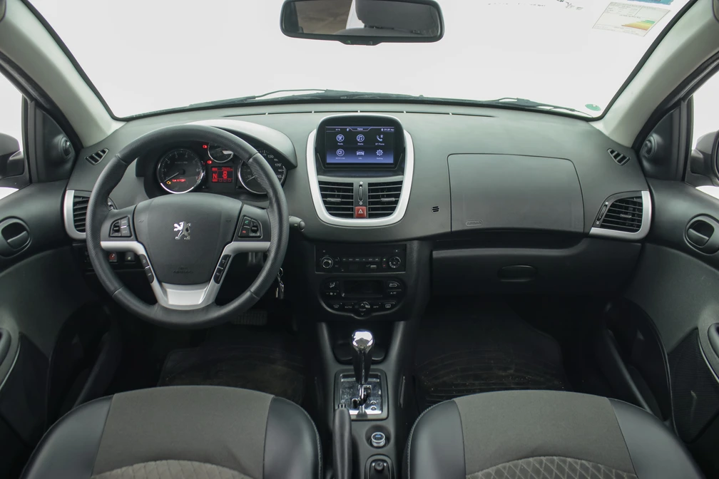 خرید و فروش پژو 207 اتوماتیک سقف شیشه ای مدل 1404 نقد و اقساط خرید و فروش پژو 207 اتوماتیک سقف شیشه ای مدل 1404 نقد و اقساط