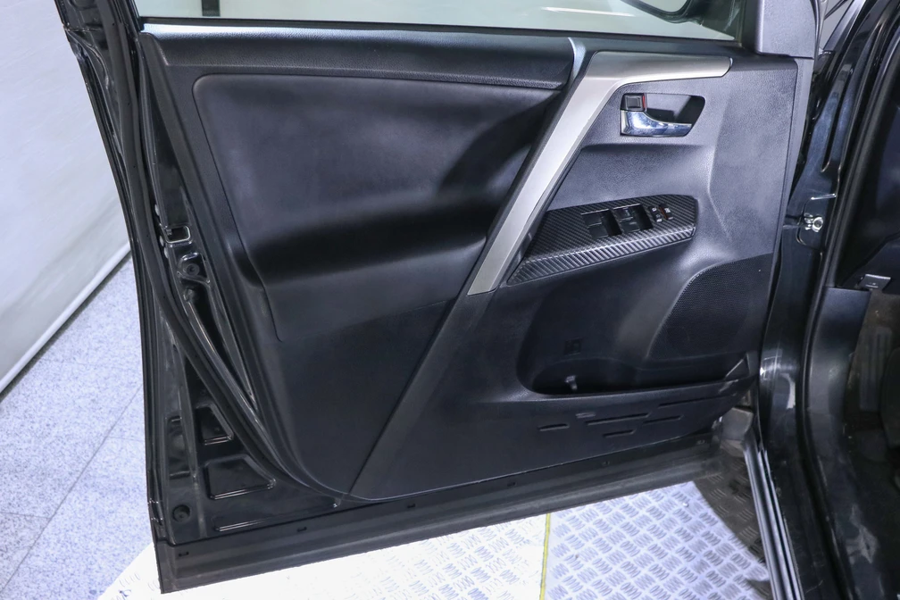 خرید و فروش تویوتا راوفور فول - دو دیفرانسیل مدل 2014 نقد و اقساط