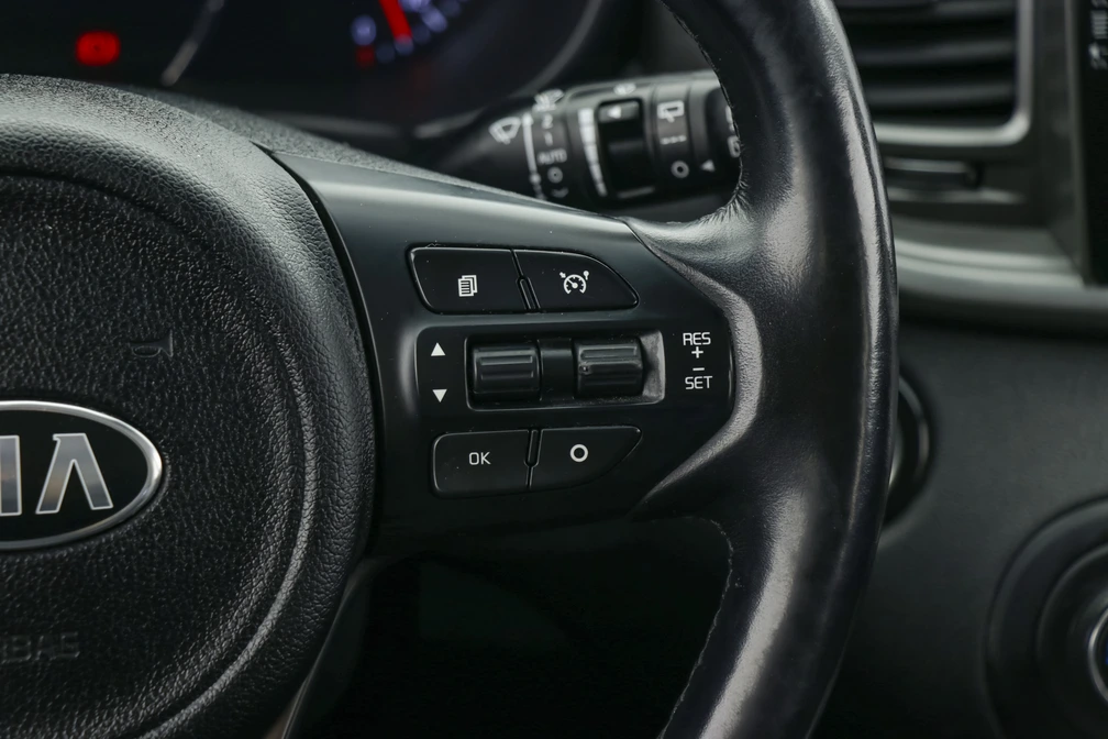 خرید و فروش کیا سورنتو UM - GT LINE - نیمه فول مدل 2016 نقد و اقساط