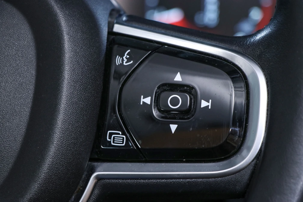 خرید و فروش ولوو XC90 R دیزاین مدل 2016 نقد و اقساط خرید و فروش ولوو XC90 R دیزاین مدل 2016 نقد و اقساط